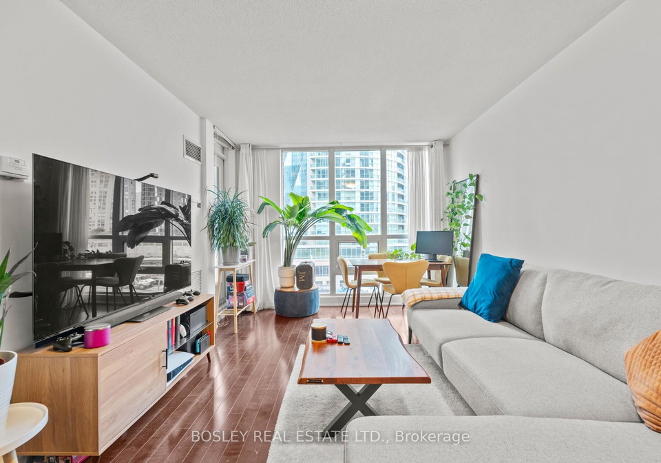 16-yonge-street-toronto-ontario-c12479344