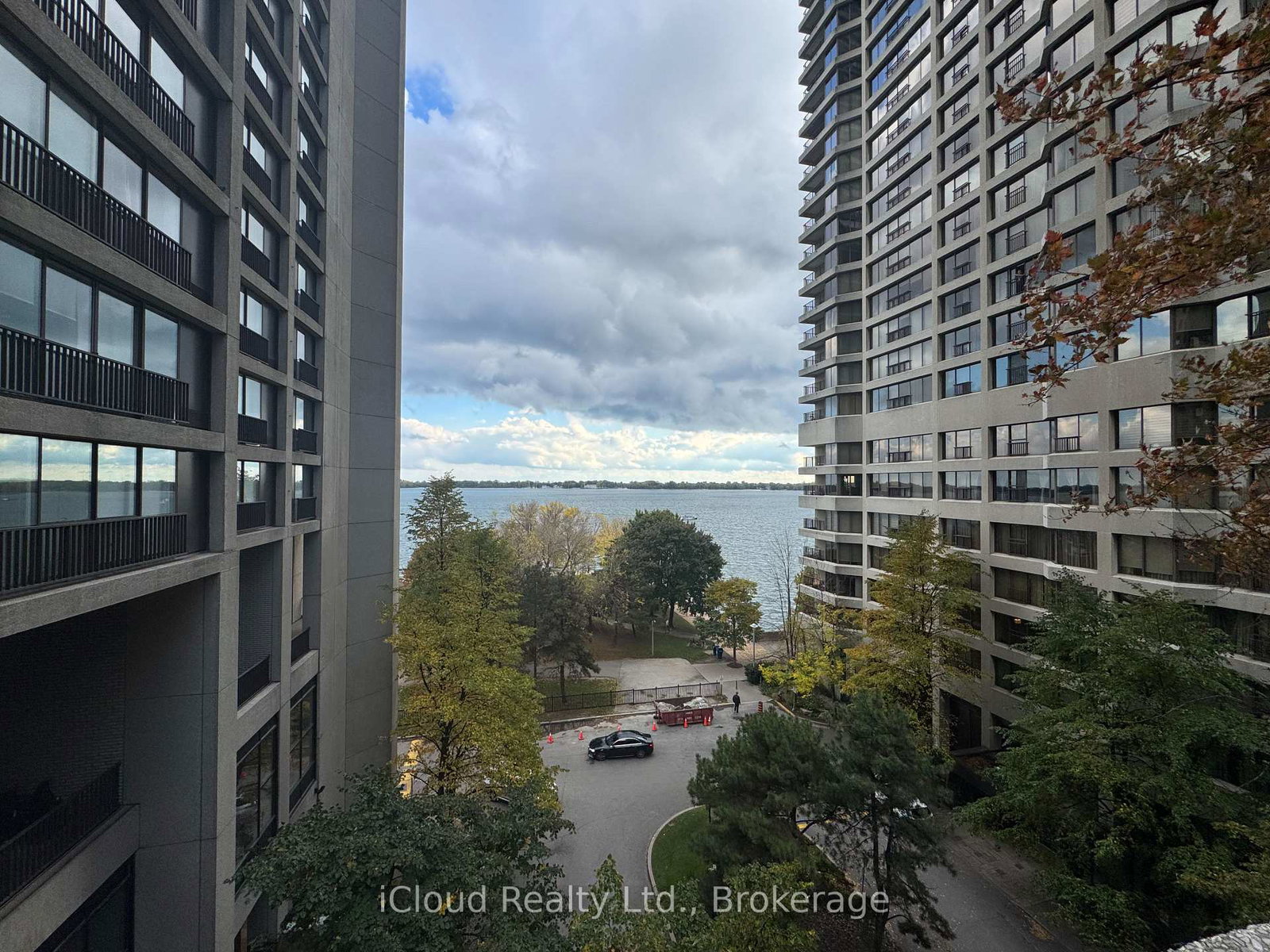 33-harbour-square-toronto-ontario-c12479352