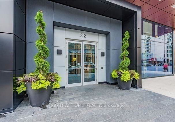 32-davenport-road-toronto-ontario-c12479615
