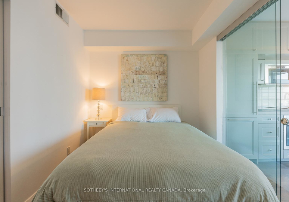 155-yorkville-avenue-toronto-ontario-c12479693