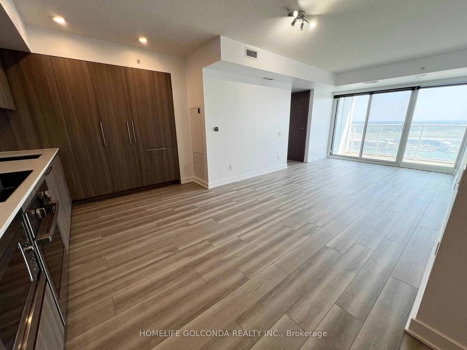 17-bathurst-street-toronto-ontario-c12479725