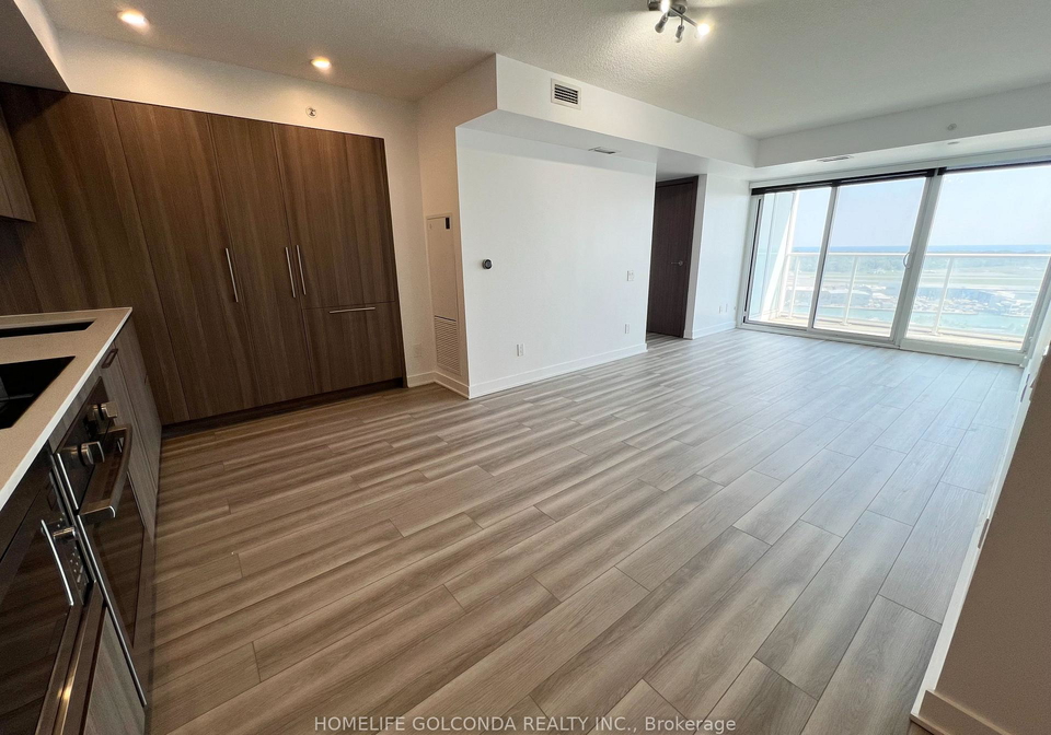 17-bathurst-street-toronto-ontario-c12479725