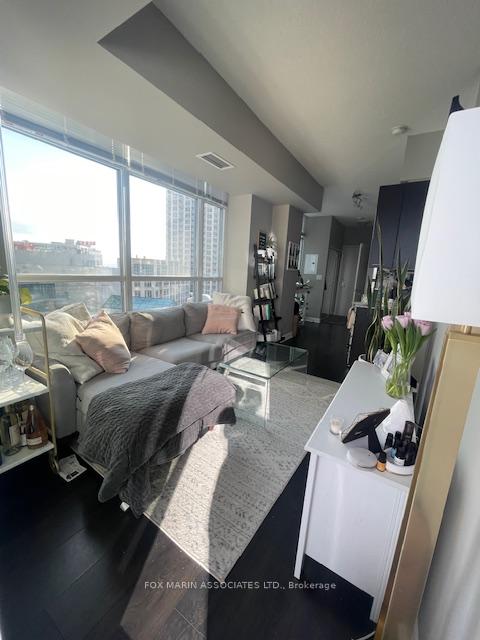 15-bruyeres-mews-toronto-ontario-c12479769