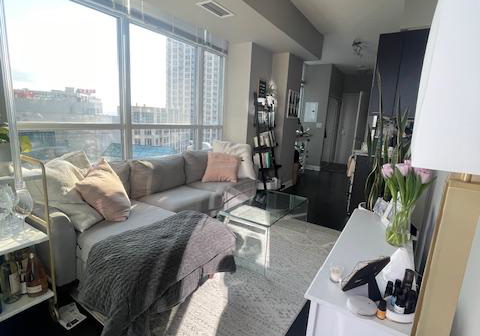15-bruyeres-mews-toronto-ontario-c12479769