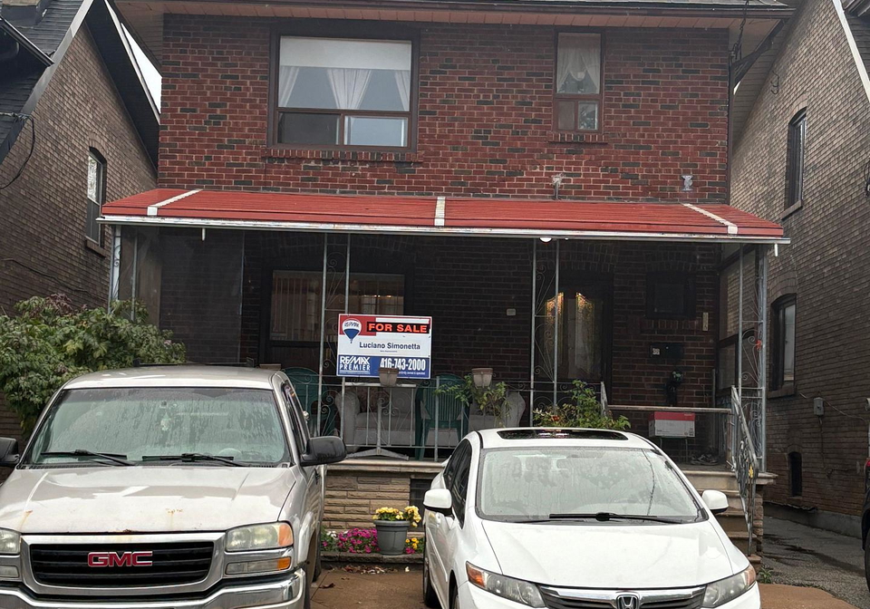 8-normanna-avenue-toronto-ontario-c12480637
