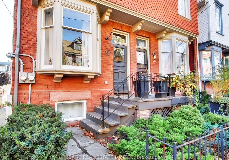 39-salisbury-avenue-toronto-ontario-c12481450
