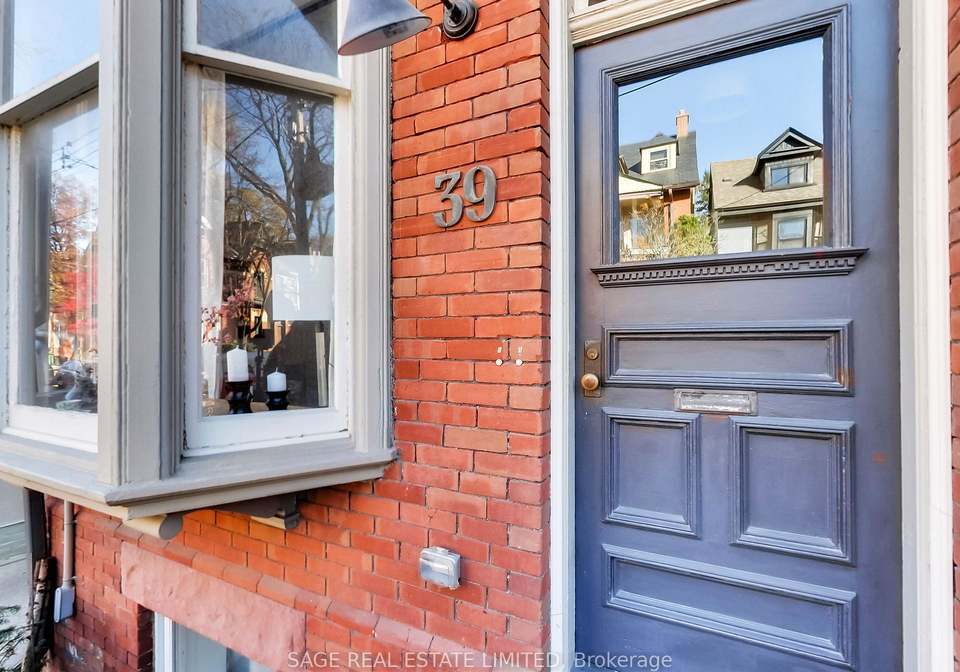39-salisbury-avenue-toronto-ontario-c12481450
