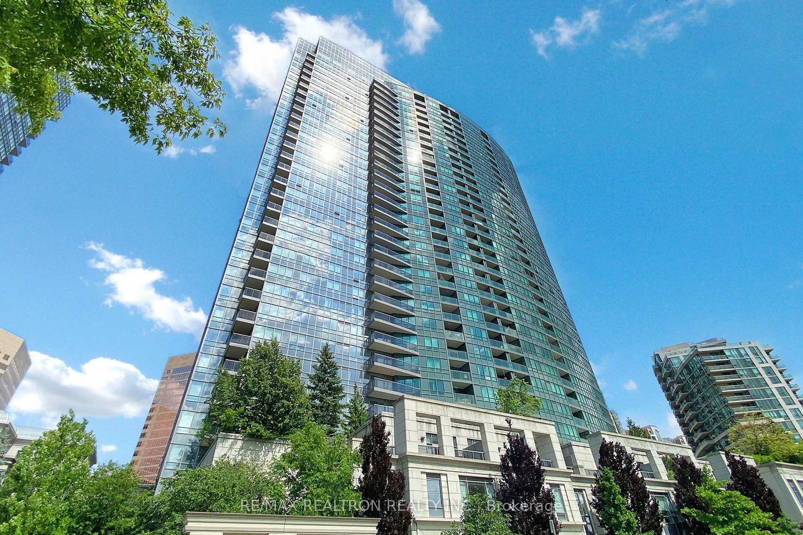 15-greenview-avenue-toronto-ontario-c12481966