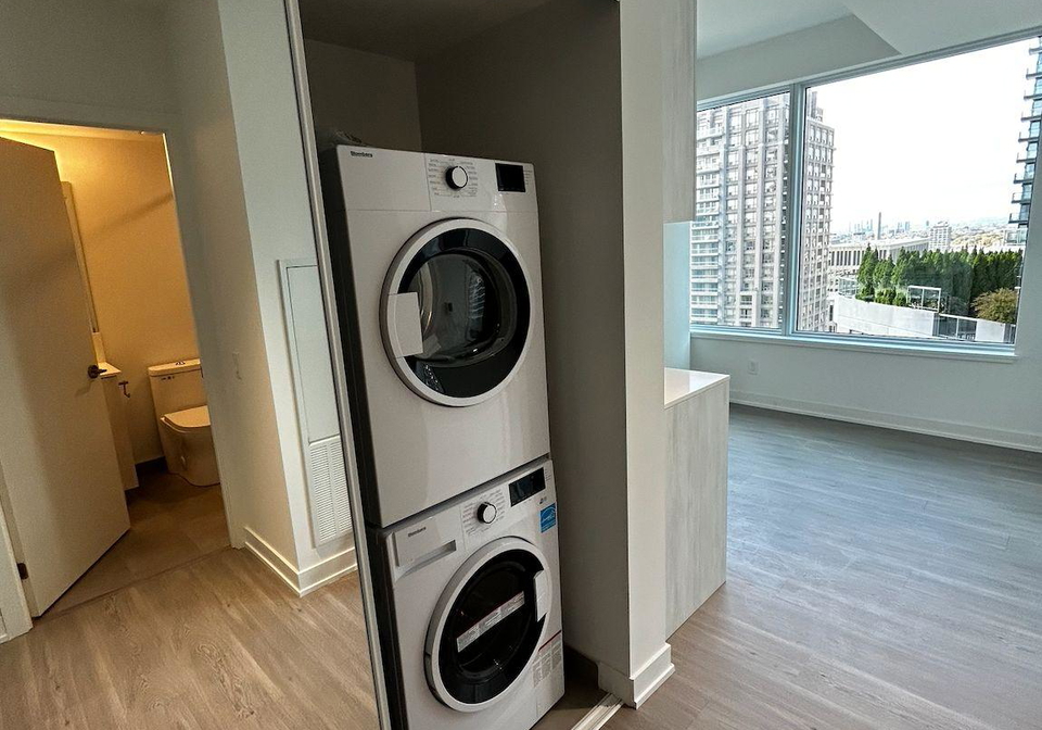 8-wellesley-street-w-toronto-ontario-c12482086