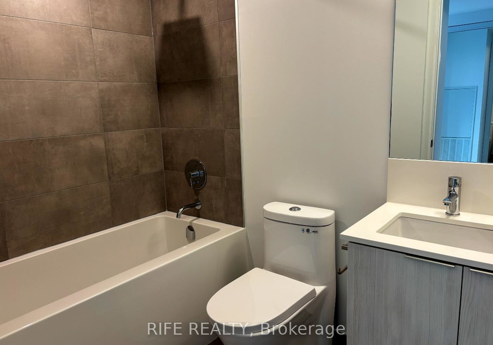 8-wellesley-street-w-toronto-ontario-c12482100