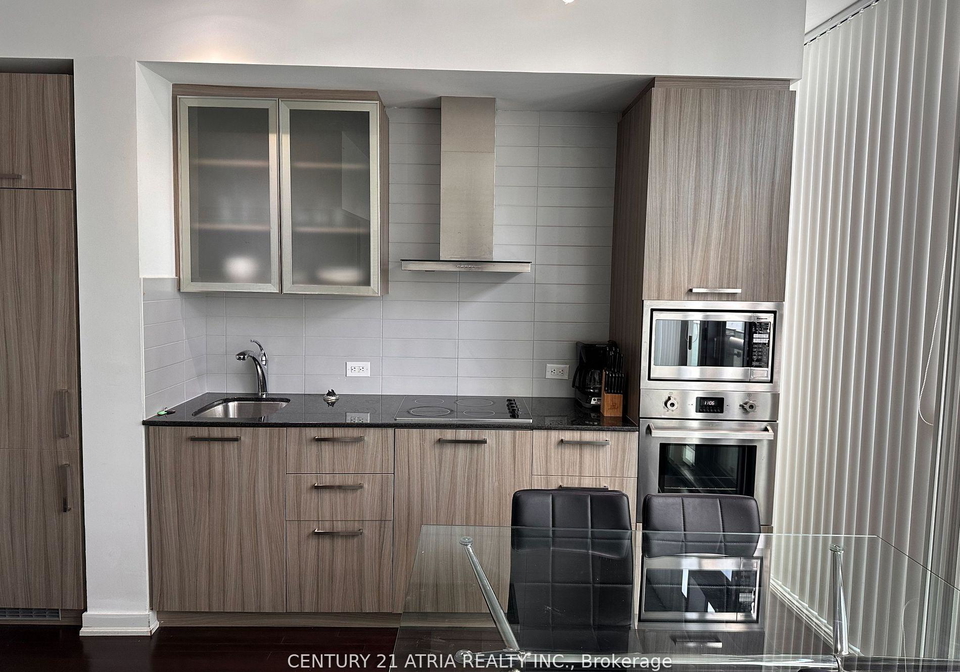14-york-street-toronto-ontario-c12482109