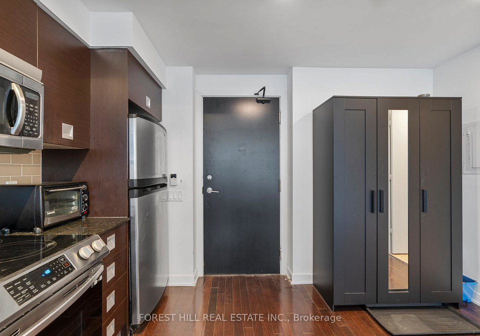 33-charles-street-toronto-ontario-c12482380