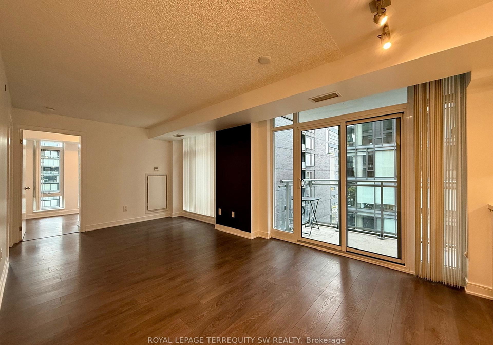 525-adelaide-street-w-toronto-ontario-c12482446