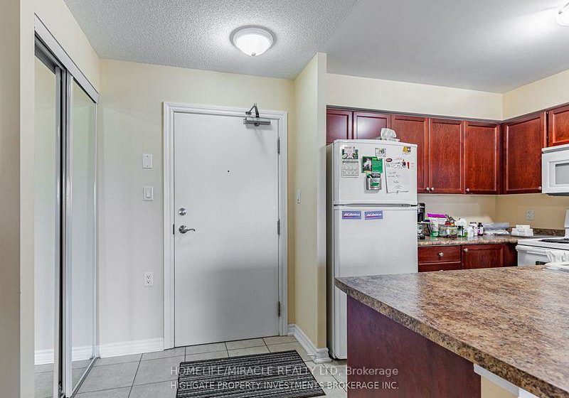 872-sheppard-avenue-w-toronto-ontario-c12482528