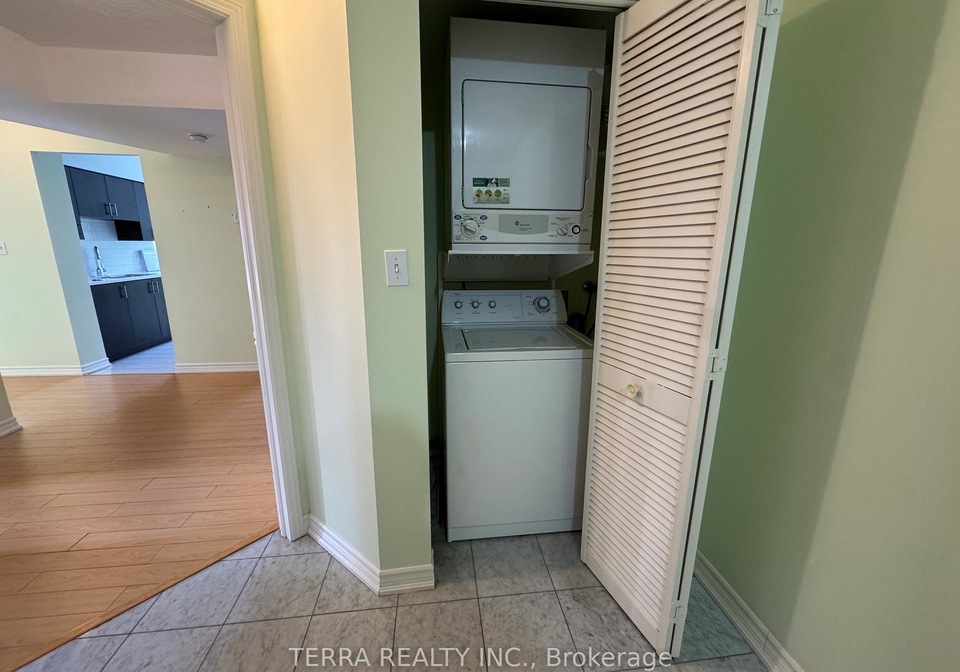 18-hillcrest-avenue-north-york-ontario-c12482551
