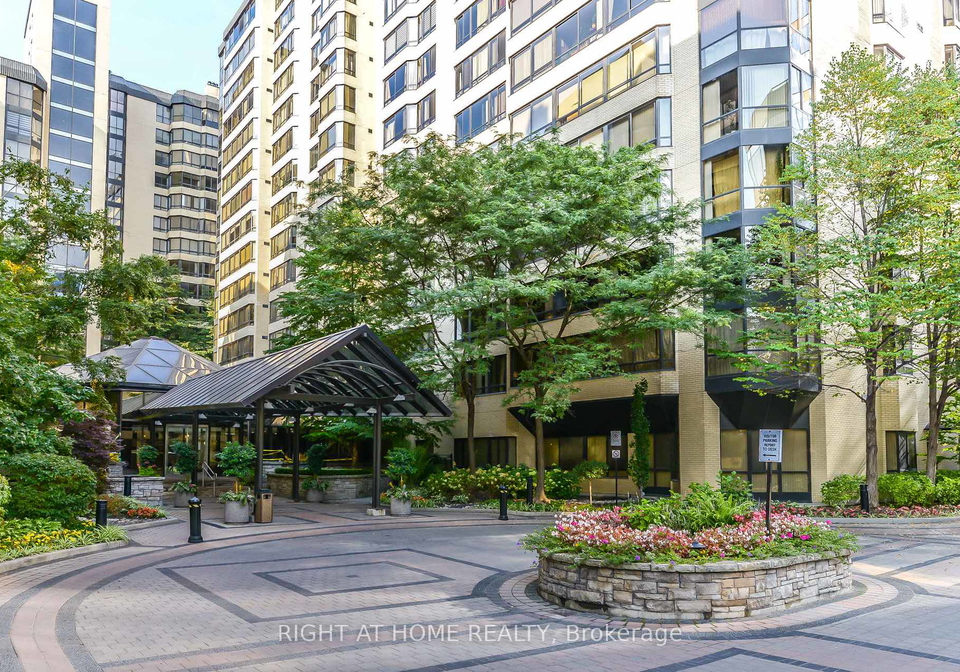 195-st-patrick-street-toronto-ontario-c12482852