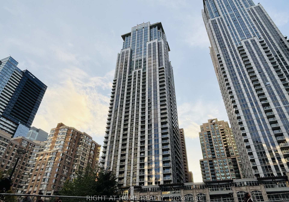 761-bay-street-toronto-ontario-c12482937