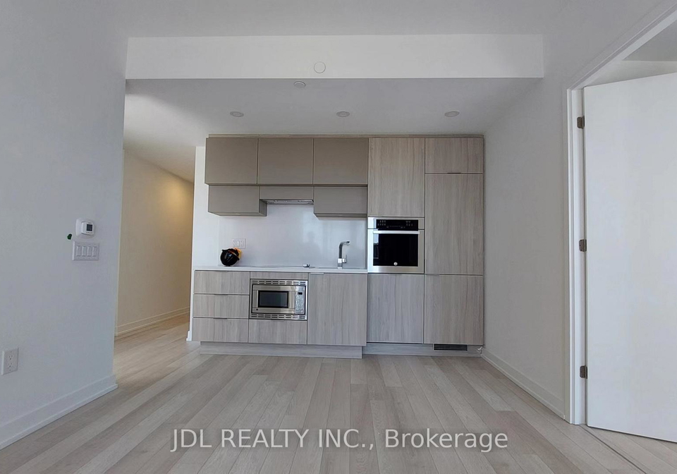39-roehampton-avenue-toronto-ontario-c12483059