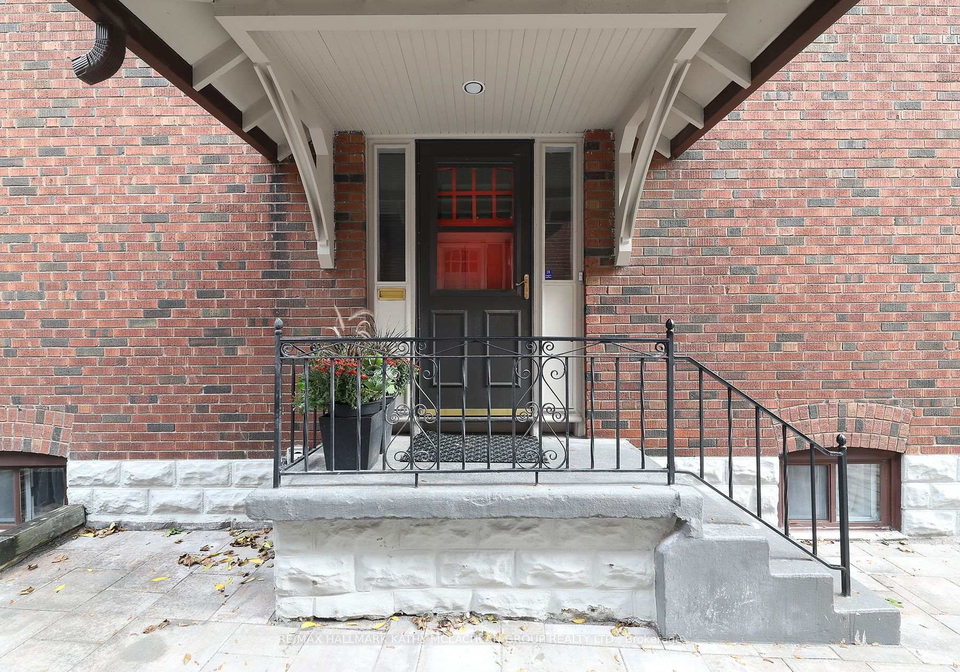 12-cameron-crescent-east-york-ontario-c12483312