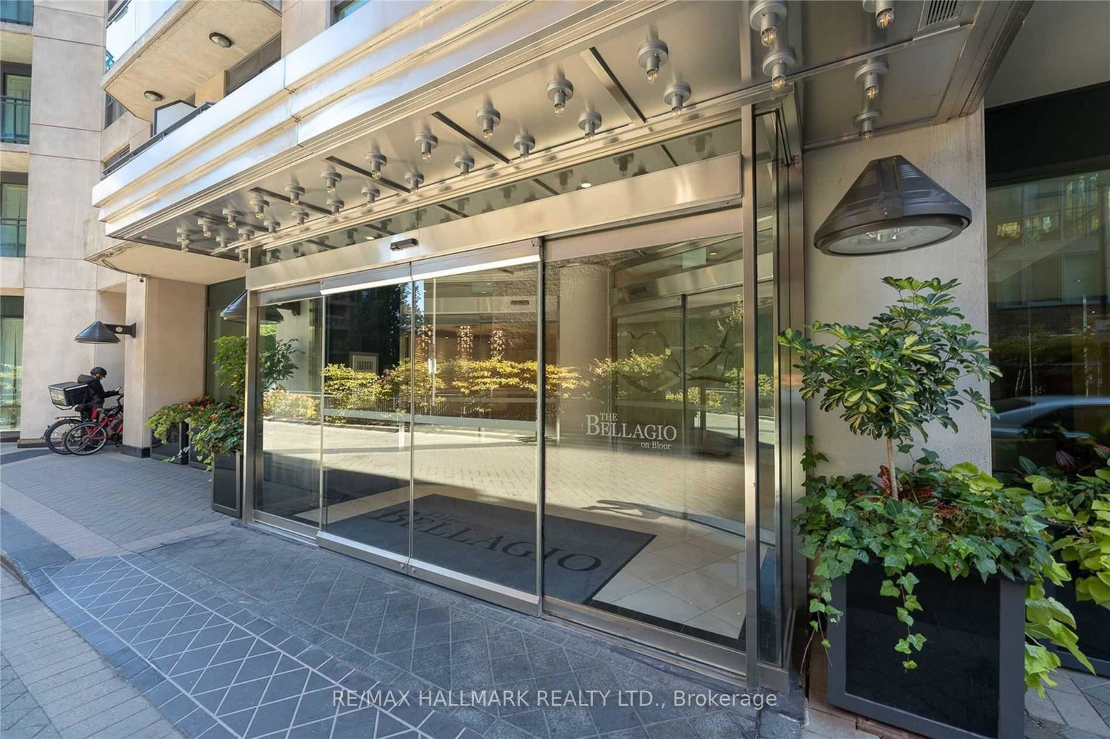 300-bloor-street-e-toronto-ontario-c12483389