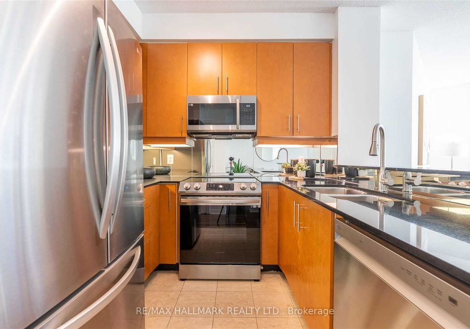 300-bloor-street-e-toronto-ontario-c12483389