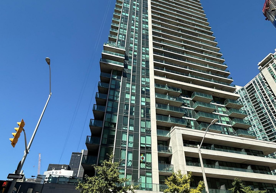 33-bay-street-toronto-ontario-c12483698