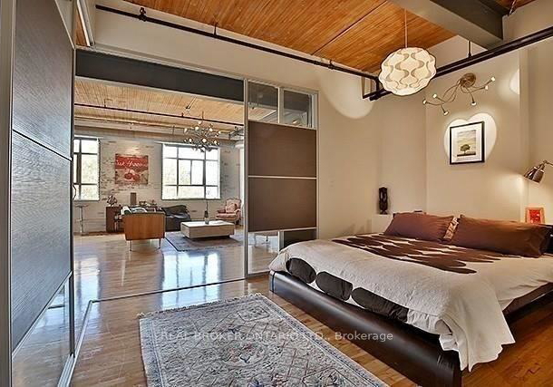 426-queen-street-e-toronto-ontario-c12483981