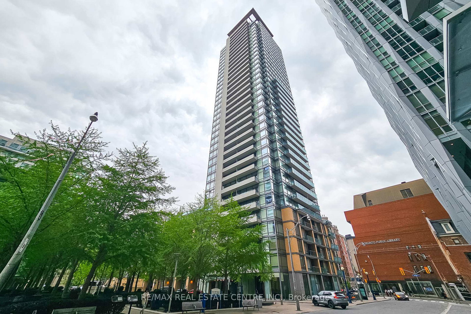 18-yorkville-avenue-toronto-ontario-c12483999