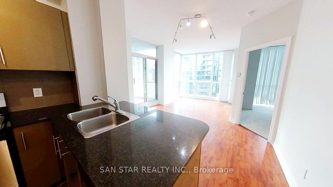 16-yonge-street-toronto-ontario-c12484234