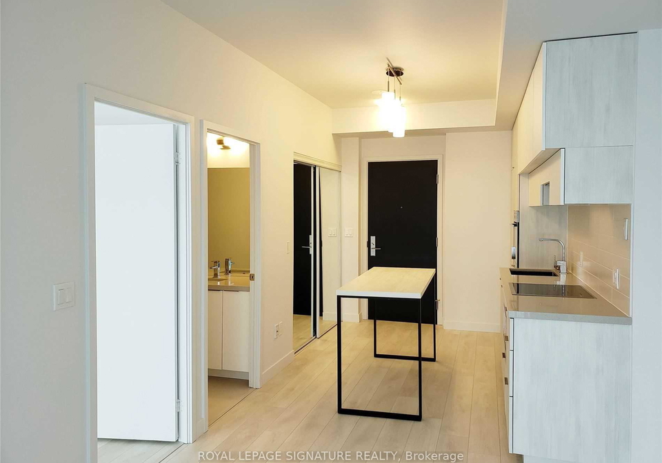 8-eglinton-avenue-e-toronto-ontario-c12484296