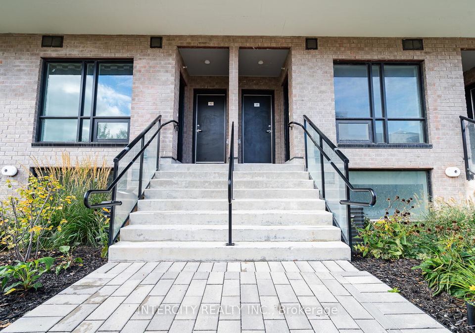 851-sheppard-avenue-w-toronto-ontario-c12484568