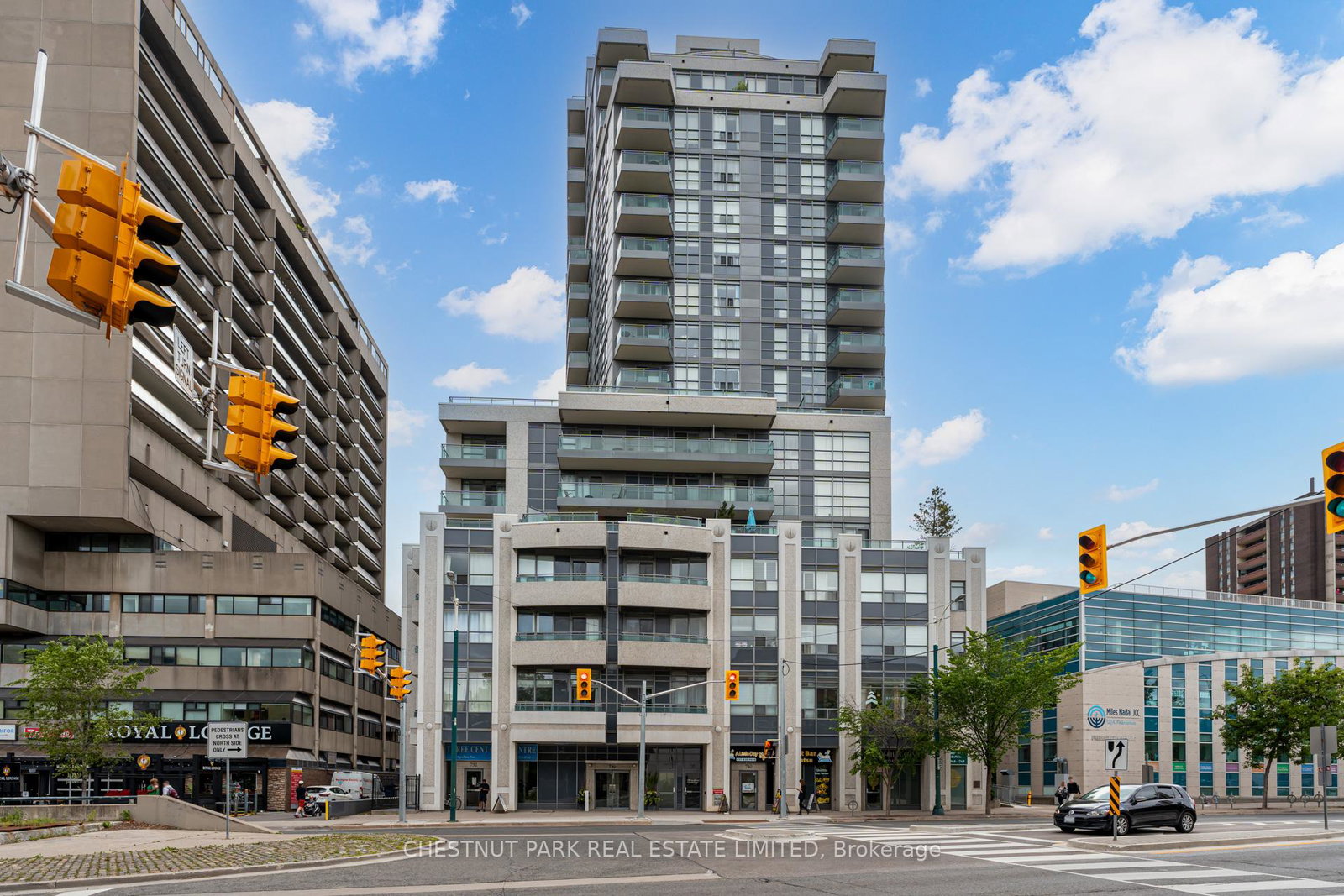 736-spadina-avenue-toronto-ontario-c12484866
