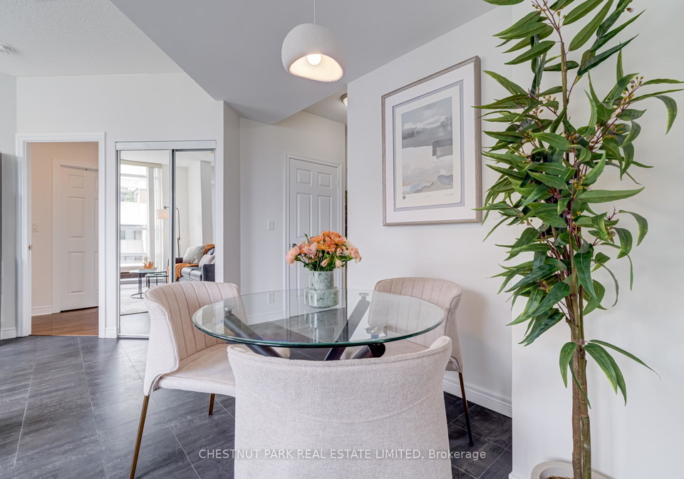 736-spadina-avenue-toronto-ontario-c12484866
