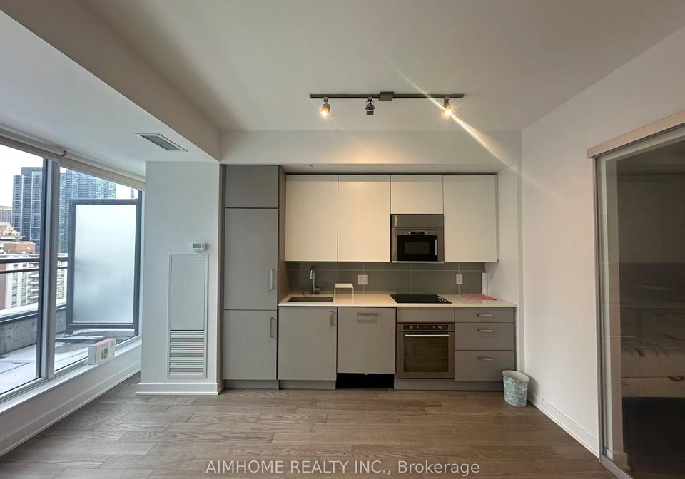 17-dundonald-street-toronto-ontario-c12484934