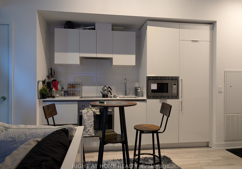 121-st-patrick-street-toronto-ontario-c12484994