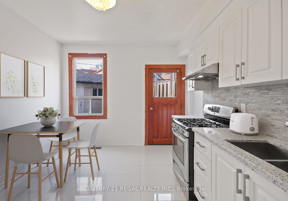300-montrose-avenue-toronto-ontario-c12485023