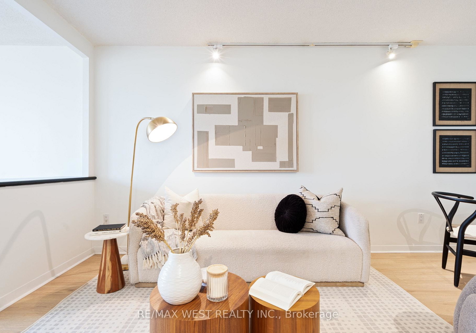 1001-bay-street-toronto-ontario-c12485372