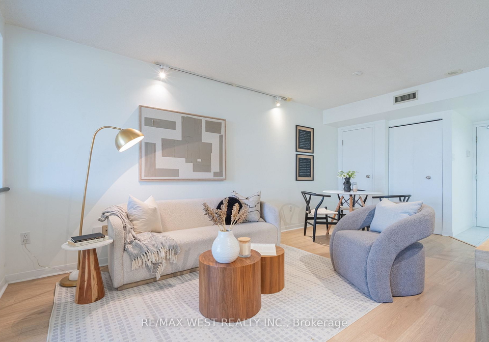 1001-bay-street-toronto-ontario-c12485372