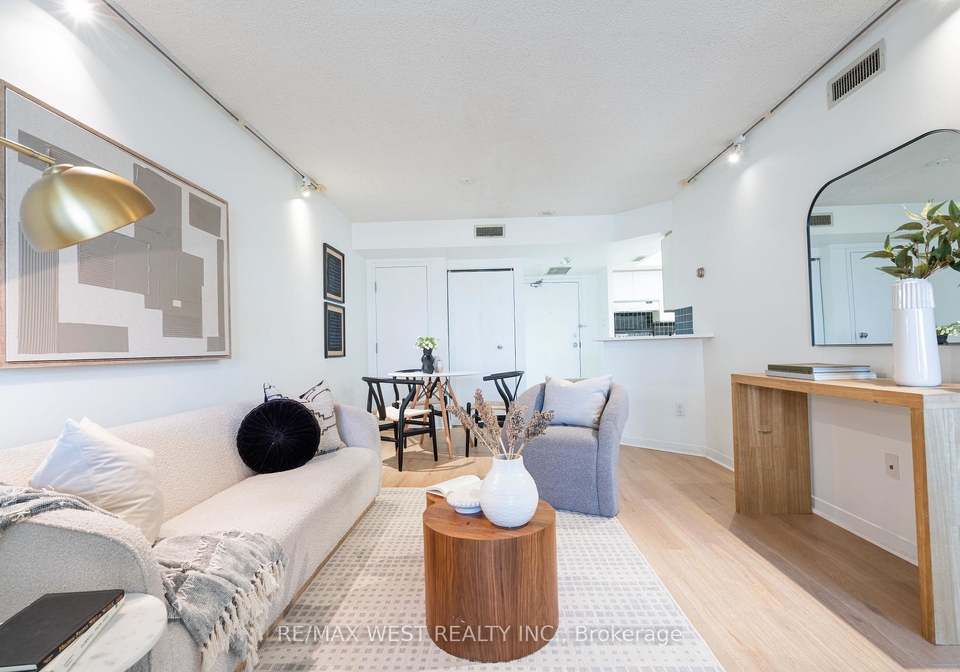 1001-bay-street-toronto-ontario-c12485372