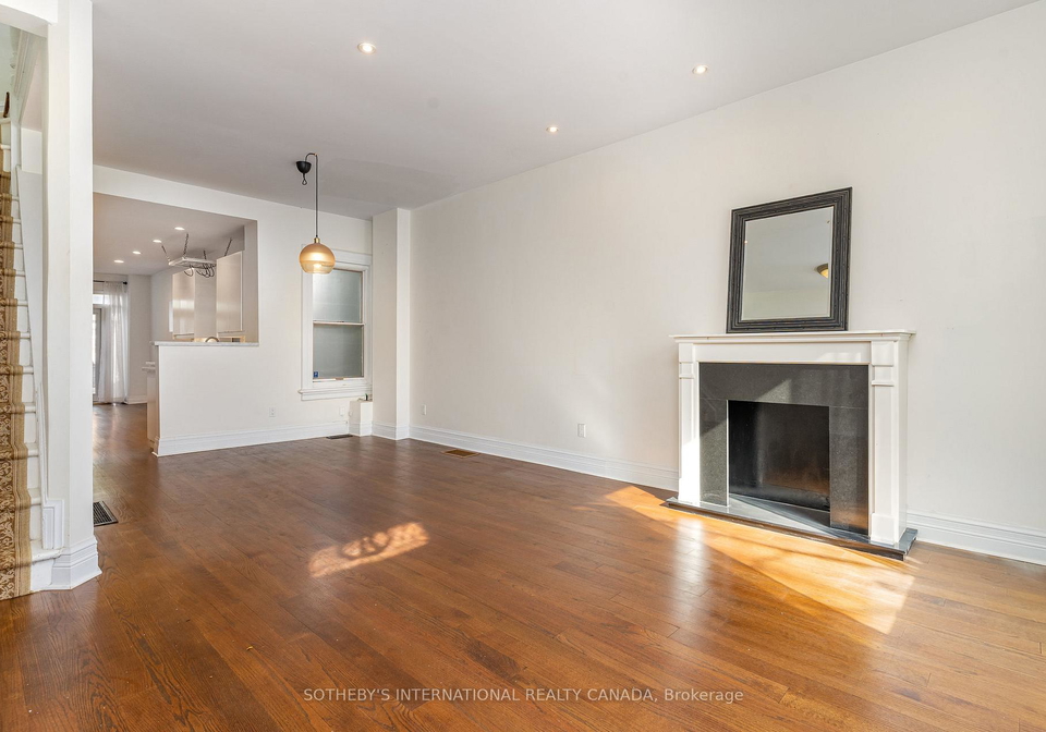 114-shaftesbury-avenue-toronto-ontario-c12485456