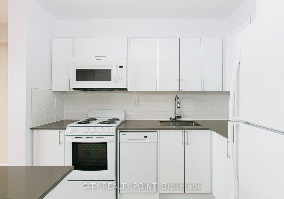 666-spadina-avenue-toronto-ontario-c12485634