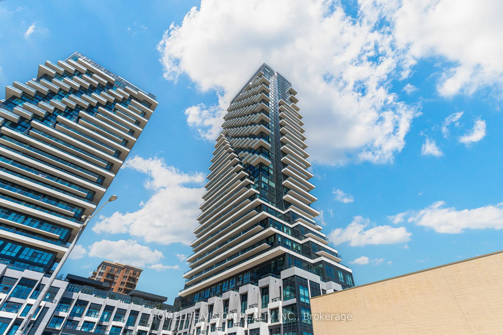 30-inn-on-the-park-drive-north-york-ontario-c12485644