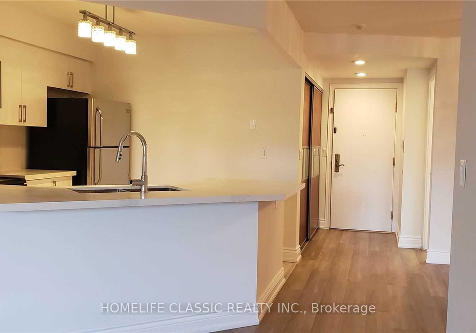 18-sommerset-way-north-york-ontario-c12485769