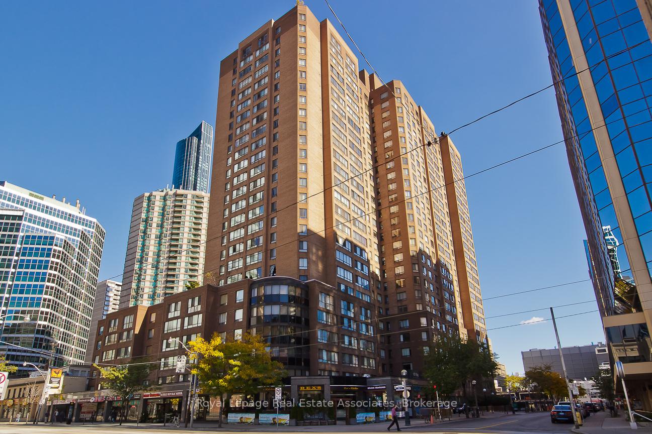 633-bay-street-toronto-ontario-c12486195