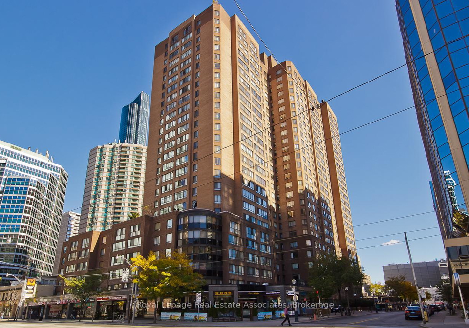 633-bay-street-toronto-ontario-c12486195