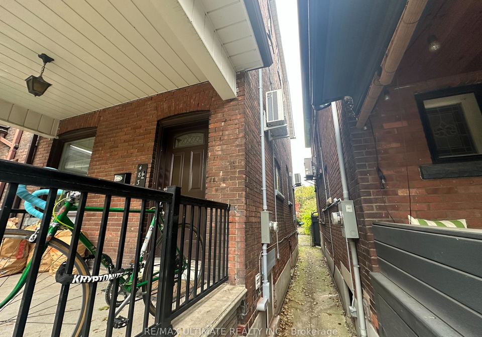 483-dovercourt-road-toronto-ontario-c12486428