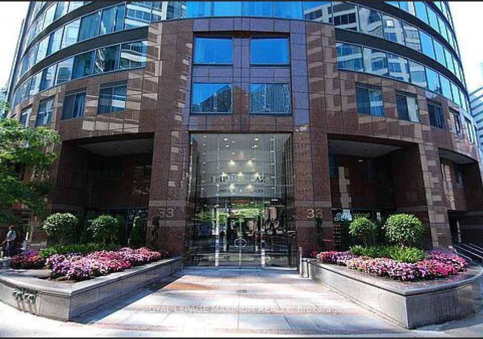 33-university-avenue-toronto-ontario-c12486791
