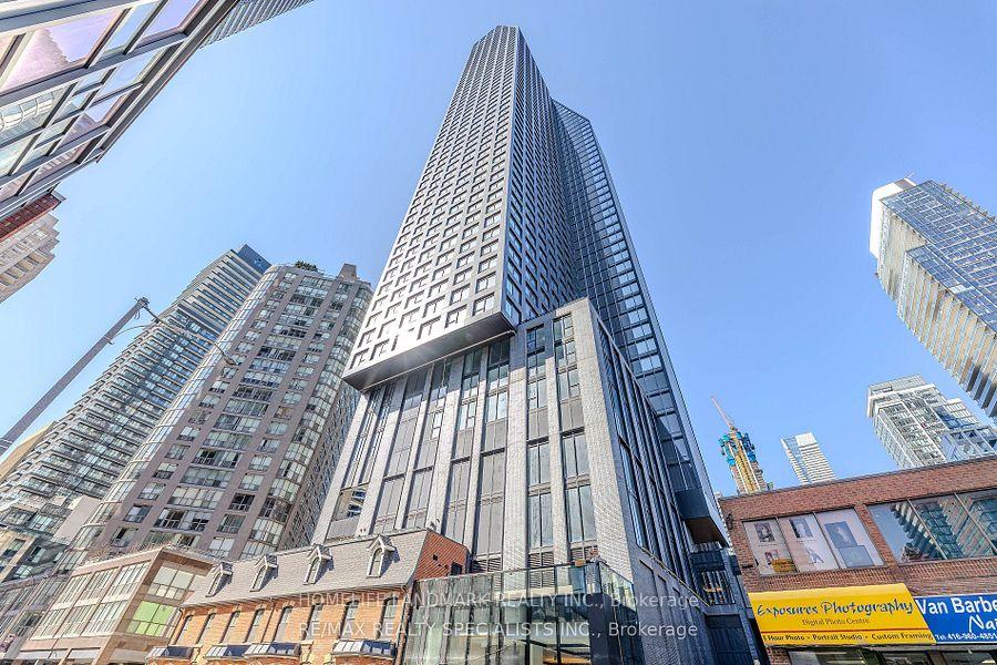 8-wellesley-street-sw-toronto-ontario-c12486972