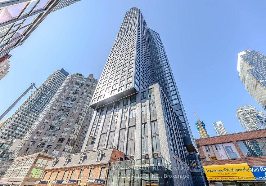 8-wellesley-street-sw-toronto-ontario-c12486972