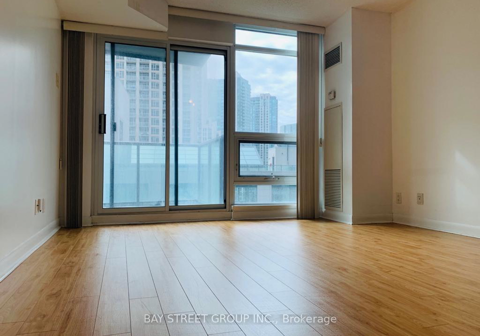 600-fleet-street-toronto-ontario-c12487021